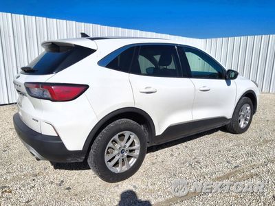 Trzecie zdjęcie samochodu z tyłu: 2022 FORD ESCAPE SE VIN:1FMCU9G68NUA60572 - miniatura