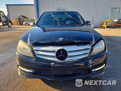 Piąte zdjęcie samochodu w środku: 2011 MERCEDES-BENZ C 300 VIN:WDDGF5EB0BR167564 - miniatura