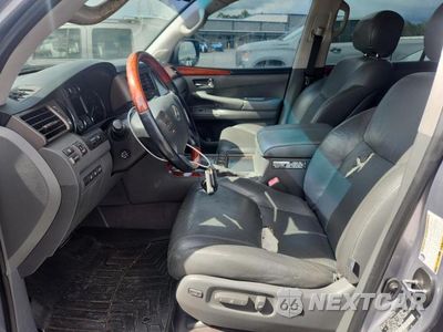 Zdjęcie 7 z 13 samochodu: 2010 LEXUS LX 570 VIN:JTJHY7AX0A4041266 - miniatura