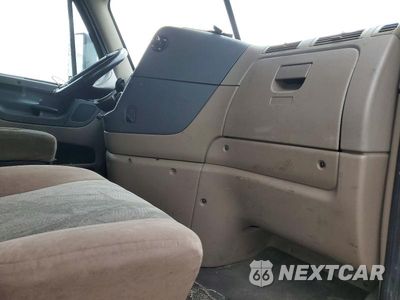 Zdjęcie 8 z 13 samochodu: 2017 FREIGHTLINER CASCADIA 125 SEMI TRUCK VIN:3AKJGLDR7HSGY9359 - miniatura