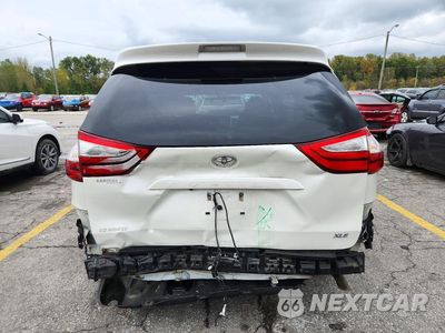 Zdjęcie 6 z 14 samochodu: 2017 TOYOTA SIENNA XLE 8-PASSENGER VIN:5TDYZ3DC3HS881297 - miniatura