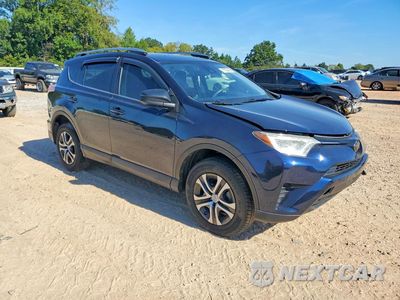 Czwarte zdjęcie samochodu z boku: 2017 TOYOTA RAV4 LE VIN:JTMZFREV6HJ126772 - miniatura