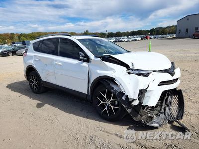 Czwarte zdjęcie samochodu z boku: 2017 TOYOTA RAV4 SE VIN:JTMNFREV0HJ717422 - miniatura