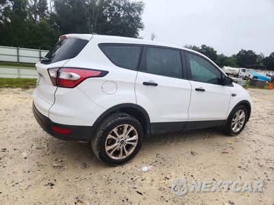 Trzecie zdjęcie samochodu z tyłu: 2017 FORD ESCAPE S VIN:1FMCU0F7XHUD24868 - miniatura