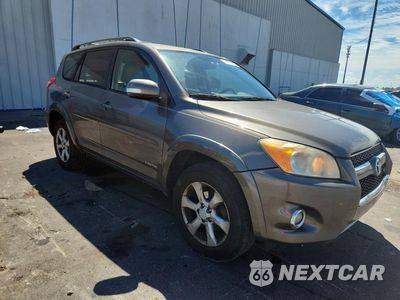 Czwarte zdjęcie samochodu z boku: 2010 TOYOTA RAV4 LIMITED VIN:JTMDK4DV9AD014272 - miniatura