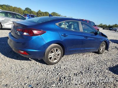 Trzecie zdjęcie samochodu z tyłu: 2019 HYUNDAI ELANTRA SEL VIN:5NPD84LFXKH420999 - miniatura