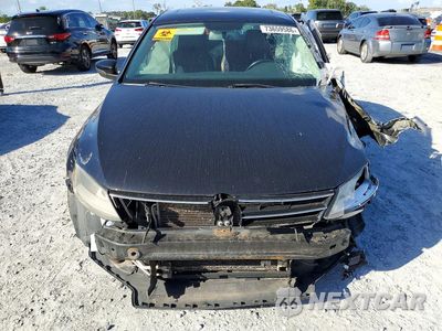 Piąte zdjęcie samochodu w środku: 2017 VOLKSWAGEN JETTA SE VIN:3VWB67AJ3HM247803 - miniatura
