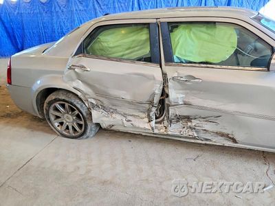 Zdjęcie 10 z 12 samochodu: 2005 CHRYSLER 300C VIN:2C3AA63HX5H126606 - miniatura