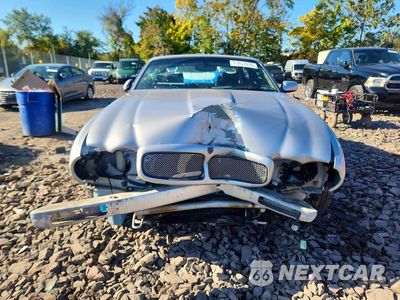 Piąte zdjęcie samochodu w środku: 2002 JAGUAR XJR VIN:SAJDA15B22MF40979 - miniatura