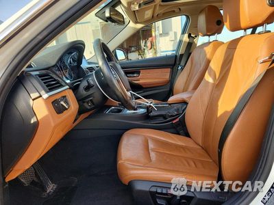 Zdjęcie 7 z 12 samochodu: 2013 BMW 328 XI VIN:WBA3B3C53DF530740 - miniatura