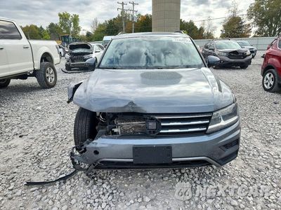 Piąte zdjęcie samochodu w środku: 2018 VOLKSWAGEN TIGUAN SE VIN:3VV3B7AX1JM073339 - miniatura
