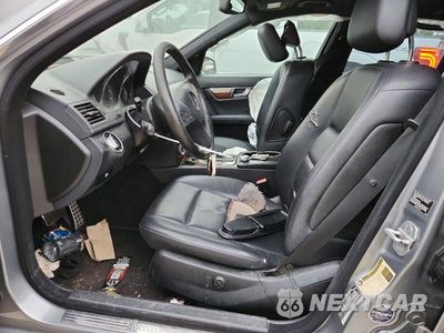 Zdjęcie 7 z 12 samochodu: 2011 MERCEDES-BENZ C 300 4MATIC VIN:WDDGF8BBXBF536597 - miniatura