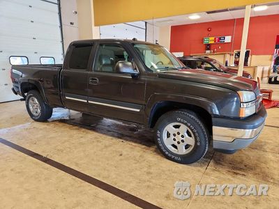 Czwarte zdjęcie samochodu z boku: 2005 CHEVROLET SILVERADO K1500 VIN:1GCEK19Z35Z154776 - miniatura