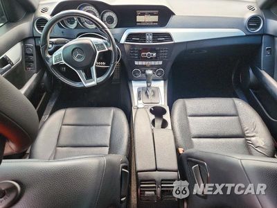 Zdjęcie 8 z 12 samochodu: 2013 MERCEDES-BENZ C 250 VIN:WDDGF4HB6DA850344 - miniatura