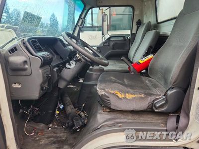 Zdjęcie 7 z 13 samochodu: 2004 ISUZU NPR BOX TRUCK VIN:JALC4B14247004030 - miniatura