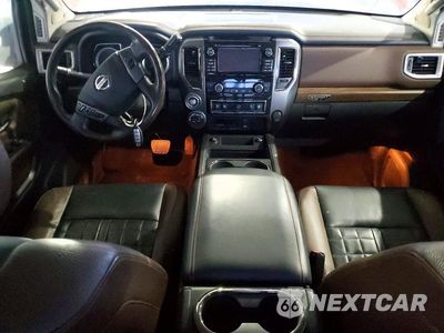 Zdjęcie 8 z 12 samochodu: 2016 NISSAN TITAN XD PLATINUM RESERVE VIN:1N6BA1F40GN515712 - miniatura