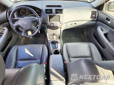 Zdjęcie 8 z 12 samochodu: 2007 HONDA ACCORD EX VIN:1HGCM56737A131190 - miniatura
