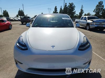 Piąte zdjęcie samochodu w środku: 2021 TESLA MODEL Y VIN:5YJYGDEE9MF258969 - miniatura