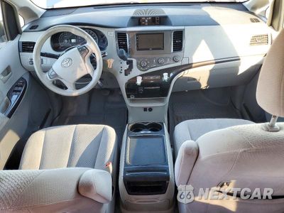 Zdjęcie 8 z 13 samochodu: 2012 TOYOTA SIENNA LE VIN:5TDKK3DC3CS195540 - miniatura