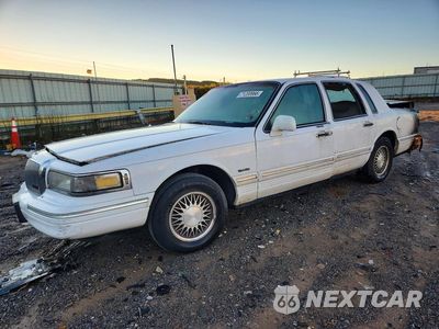 1997 LINCOLN TOWN CAR SIGNATURE 1LNLM82W5VY742450 - główne zdjęcie licytacji z USA - miniatura