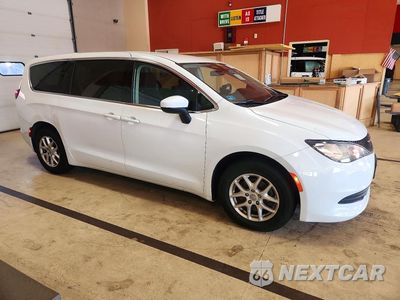 Czwarte zdjęcie samochodu z boku: 2020 CHRYSLER VOYAGER LX VIN:2C4RC1CG1LR105928 - miniatura