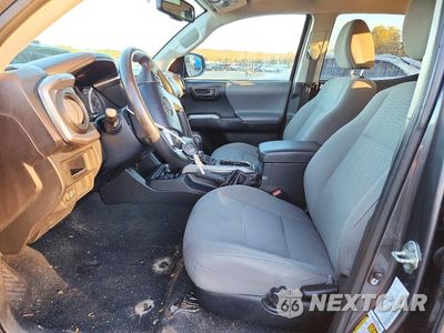 Zdjęcie 7 z 12 samochodu: 2017 TOYOTA TACOMA SR5 V6 VIN:5TFCZ5AN9HX055222 - miniatura