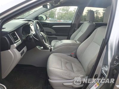 Zdjęcie 7 z 13 samochodu: 2017 TOYOTA HIGHLANDER LE VIN:5TDBZRFH1HS401131 - miniatura