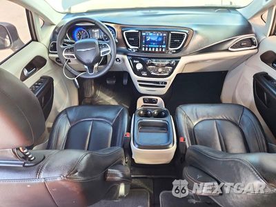 Zdjęcie 8 z 13 samochodu: 2017 CHRYSLER PACIFICA TOURING L VIN:2C4RC1BG5HR683135 - miniatura
