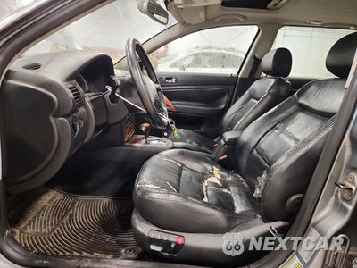 Zdjęcie 7 z 13 samochodu: 2004 VOLKSWAGEN PASSAT GLX 4MOTION VIN:WVWYH63B24E130804 - miniatura