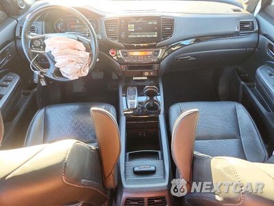 Zdjęcie 8 z 13 samochodu: 2019 HONDA PASSPORT ELITE VIN:5FNYF8H08KB015726 - miniatura