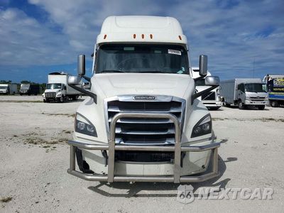 Piąte zdjęcie samochodu w środku: 2022 FREIGHTLINER CASCADIA 126 SEMI TRUCK VIN:1FUJHHDV0NLNH9941 - miniatura