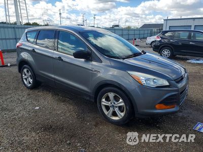 Czwarte zdjęcie samochodu z boku: 2014 FORD ESCAPE S VIN:1FMCU0F76EUC57570 - miniatura