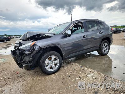 2022 TOYOTA RAV4 XLE 2T3W1RFVXNC182096 - główne zdjęcie licytacji z USA - miniatura
