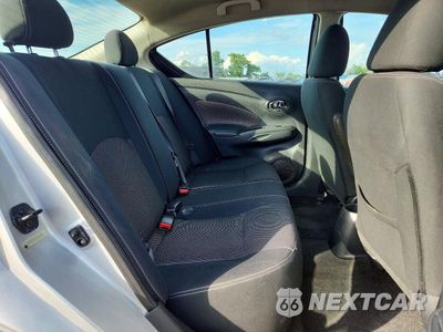 Zdjęcie 10 z 12 samochodu: 2017 NISSAN VERSA 1.6 SV VIN:3N1CN7AP1HK417671 - miniatura