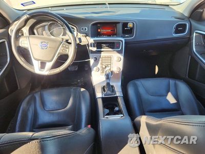 Zdjęcie 8 z 12 samochodu: 2018 VOLVO S60 PREMIER VIN:LYV402HK2JB166222 - miniatura
