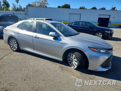 Czwarte zdjęcie samochodu z boku: 2018 TOYOTA CAMRY LE VIN:4T1B11HK8JU654008 - miniatura