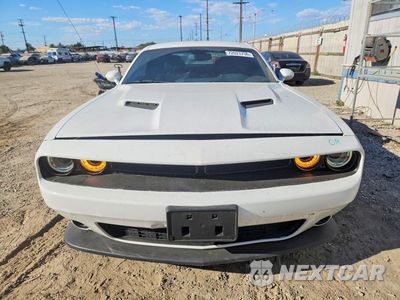 Piąte zdjęcie samochodu w środku: 2018 DODGE CHALLENGER SXT VIN:2C3CDZAG0JH298276 - miniatura