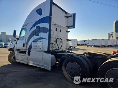 Drugie zdjęcie samochodu z przodu: 2018 FREIGHTLINER CASCADIA 126 SEMI TRUCK VIN:3AKJHHDR5JSJT6240 - miniatura