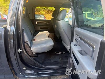 Zdjęcie 6 z 10 samochodu: 2018 RAM 2500 SLT VIN:3C6TR5DT6JG409113 - miniatura