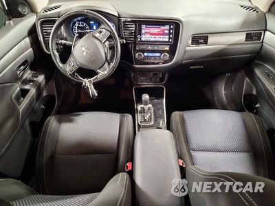 Zdjęcie 8 z 14 samochodu: 2017 MITSUBISHI OUTLANDER SE VIN:JA4AZ3A37HZ036337 - miniatura