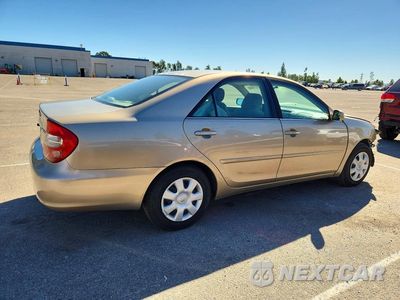 Trzecie zdjęcie samochodu z tyłu: 2004 TOYOTA CAMRY LE VIN:4T1BE32K94U361893 - miniatura