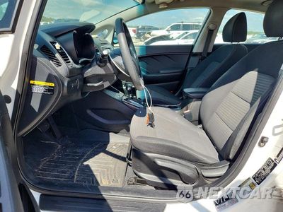 Zdjęcie 7 z 12 samochodu: 2017 KIA FORTE LX VIN:3KPFL4A7XHE116457 - miniatura