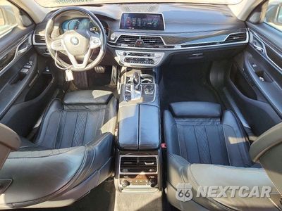 Zdjęcie 8 z 12 samochodu: 2016 BMW 750 XI VIN:WBA7F2C52GG420695 - miniatura