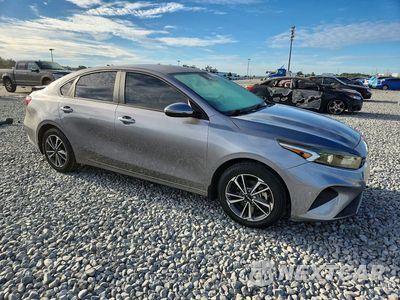 Czwarte zdjęcie samochodu z boku: 2023 KIA FORTE LXS VIN:3KPF24AD4PE625967 - miniatura