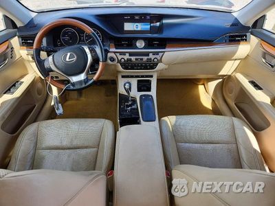 Zdjęcie 8 z 13 samochodu: 2015 LEXUS ES 300H VIN:JTHBW1GG7F2099282 - miniatura