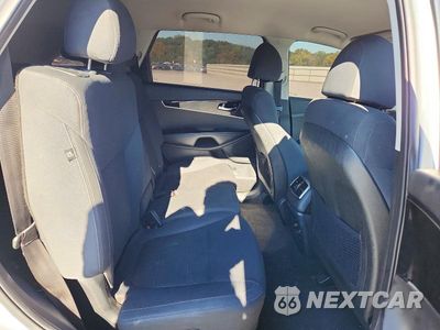 Zdjęcie 11 z 13 samochodu: 2018 KIA SORENTO LX VIN:5XYPG4A38JG357173 - miniatura