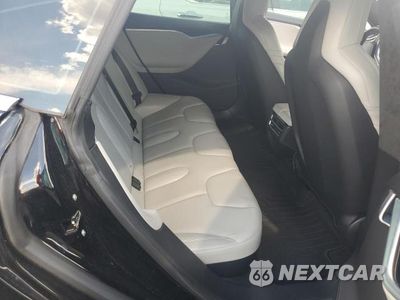 Zdjęcie 11 z 13 samochodu: 2015 TESLA MODEL S 70D VIN:5YJSA1S28FF085819 - miniatura