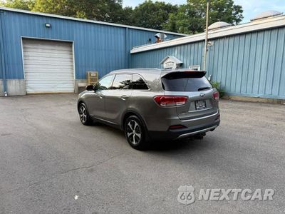 Trzecie zdjęcie samochodu z tyłu: 2016 KIA SORENTO EX VIN:5XYPHDA53GG004895 - miniatura