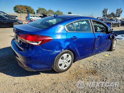 Trzecie zdjęcie samochodu z tyłu: 2017 KIA FORTE LX VIN:3KPFK4A74HE049910 - miniatura