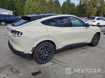 Trzecie zdjęcie samochodu z tyłu: 2025 FORD MUSTANG MACH-E PREMIUM VIN:3FMTK3S56SMA64430 - miniatura